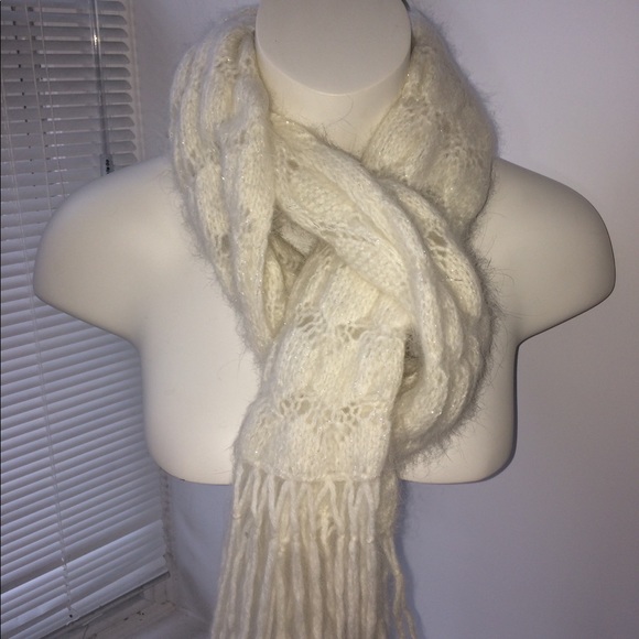 EUC AF warm shimmer scarf - Picture 3 of 8